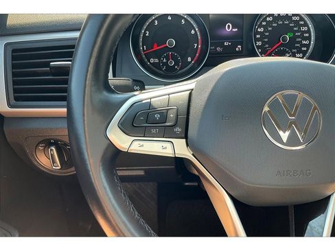 Used 2021 Volkswagen Atlas SE image 19