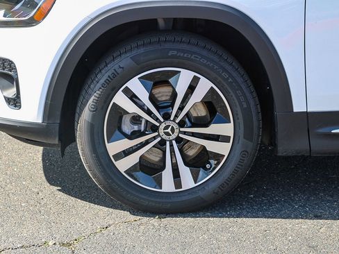 Used 2025 Mercedes-Benz GLB 250 4MATIC image 9