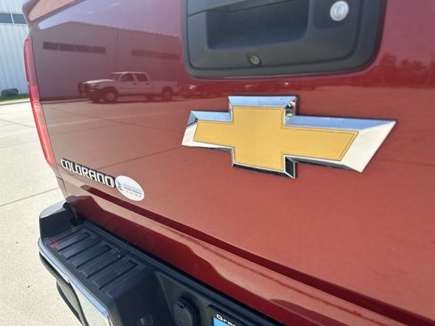 Certified 2015 Chevrolet Colorado LT w/ Luxury Package AWD/4WD image 30