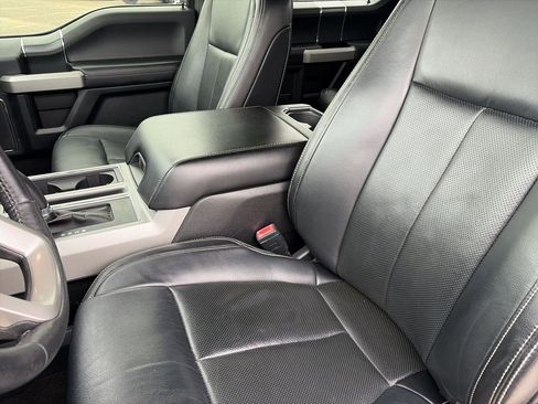 Used 2020 Ford F150 Lariat RWD image 14