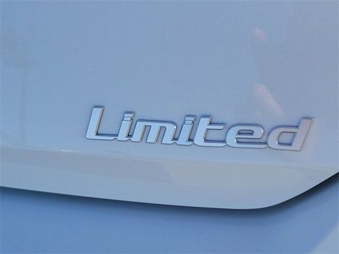 New 2026 Hyundai Elantra Limited image 24