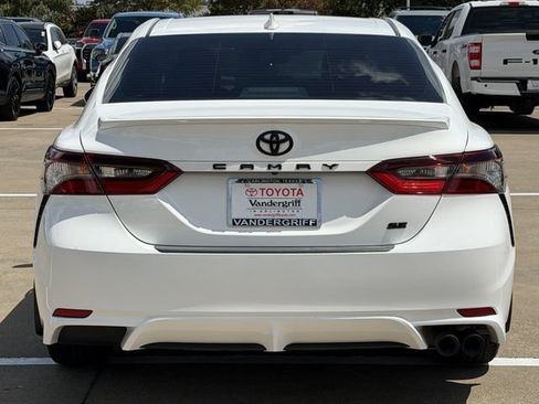 Used 2024 Toyota Camry SE FWD image 5