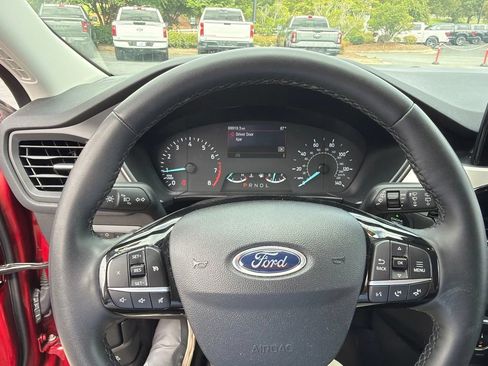 Used 2022 Ford Escape SE w/ SE Sport Appearance Package AWD/4WD image 5