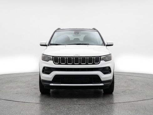 Used 2025 Jeep Compass Limited image 2