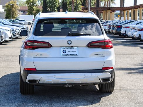 Used 2023 BMW X5 xDrive45e w/ Parking Assistance Package image 5