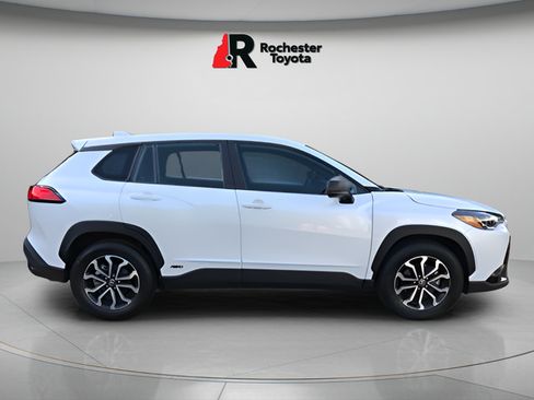 Used 2024 Toyota Corolla Cross AWD Hybrid image 8