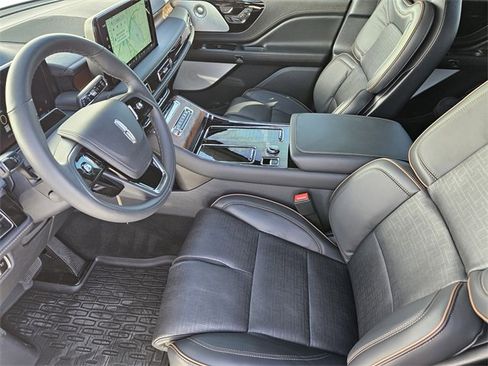 New 2025 Lincoln Aviator Black Label w/ Black Label Special Edition image 12