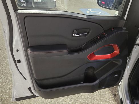 Used 2023 Nissan Frontier PRO-4X w/ Pro-4X Premium Package image 7