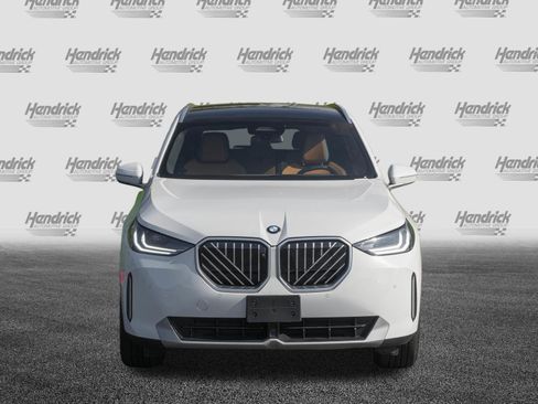 Used 2025 BMW X3 xDrive30i w/ Premium Package AWD/4WD image 3