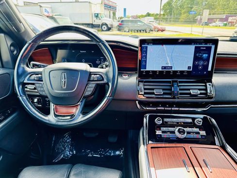 Used 2022 Lincoln Navigator Reserve image 29