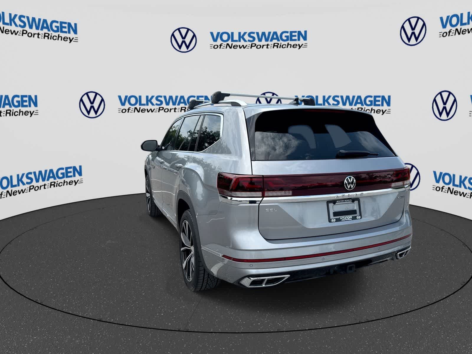 Used 2024 Volkswagen Atlas SEL Premium R-Line AWD/4WD image 12