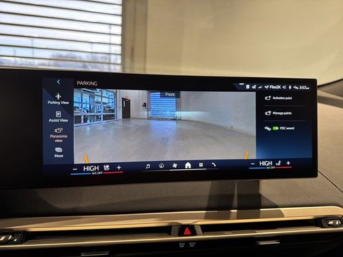 Used 2026 BMW iX xDrive60 w/ Premium Package image 24