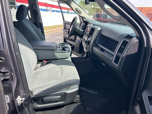 Used 2018 RAM 1500 Express image 12