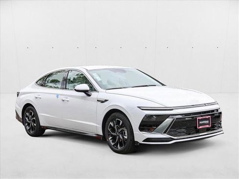 New 2025 Hyundai Sonata SEL image 3