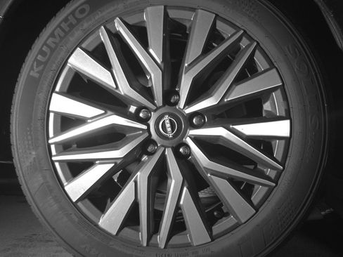 Used 2025 Nissan Altima 2.5 SV FWD image 15