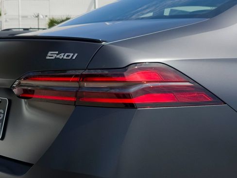 New 2027 BMW 540i xDrive w/ Executive Package AWD/4WD image 4
