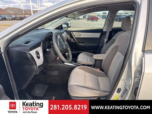 Used 2017 Toyota Corolla LE image 13