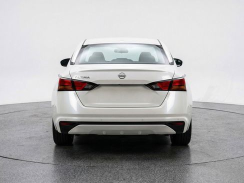 Used 2025 Nissan Altima 2.5 SV image 7