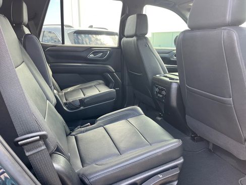 Used 2023 Chevrolet Tahoe Z71 w/ Luxury Package AWD/4WD image 8