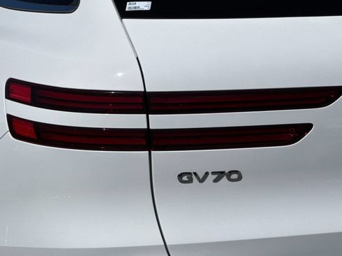 Used 2023 Genesis GV70 2.5T w/ Select Package AWD/4WD image 26
