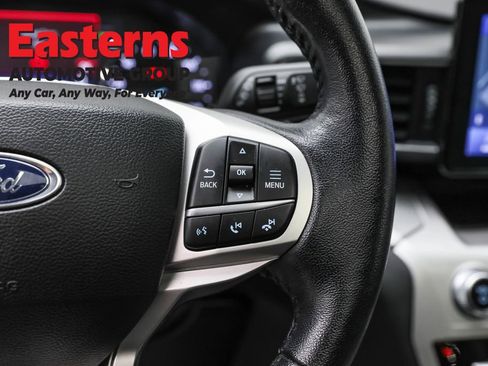 Used 2022 Ford Explorer XLT w/ Equipment Group 202A image 16