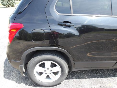 Used 2020 Chevrolet Trax LS w/ Tint and Cruise Package image 30