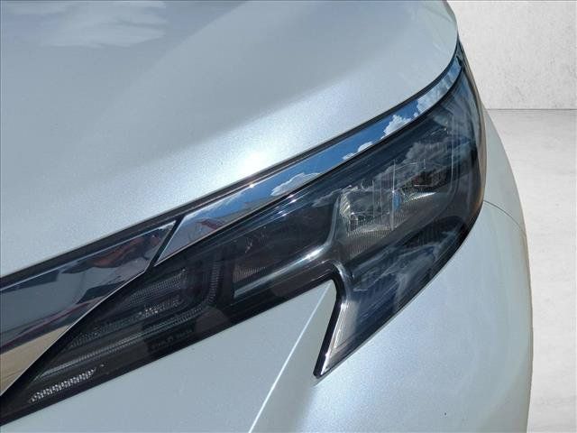 Used 2024 Toyota Sienna XLE FWD image 9