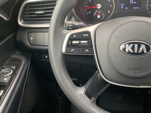 Used 2020 Kia Sorento FWD V6 image 14