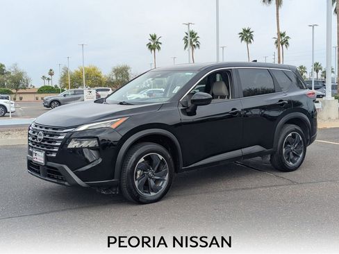 Certified 2025 Nissan Rogue SV image 1