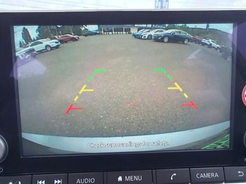 Used 2025 Nissan Sentra SV FWD image 18
