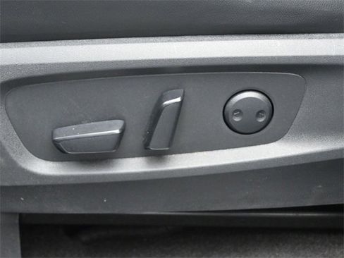 Used 2023 Nissan Pathfinder SL w/ Lighting Package (N92) image 20