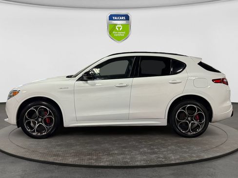 Used 2022 Alfa Romeo Stelvio Veloce AWD/4WD image 2