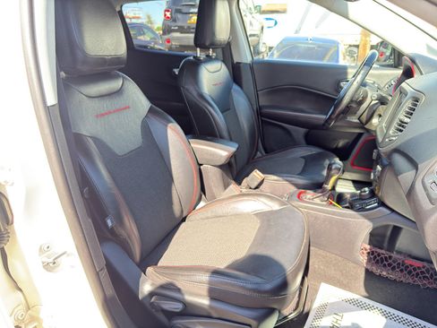 Used 2020 Jeep Compass Trailhawk AWD/4WD image 21