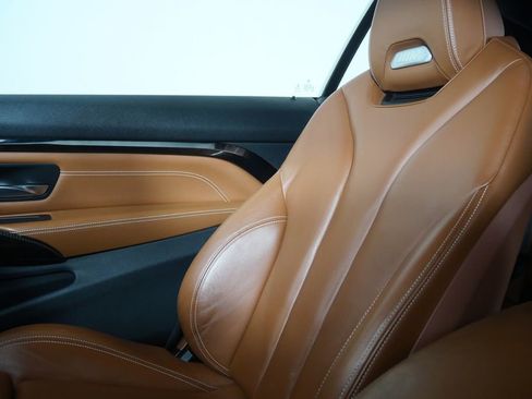 Used 2016 BMW M4 Convertible image 23