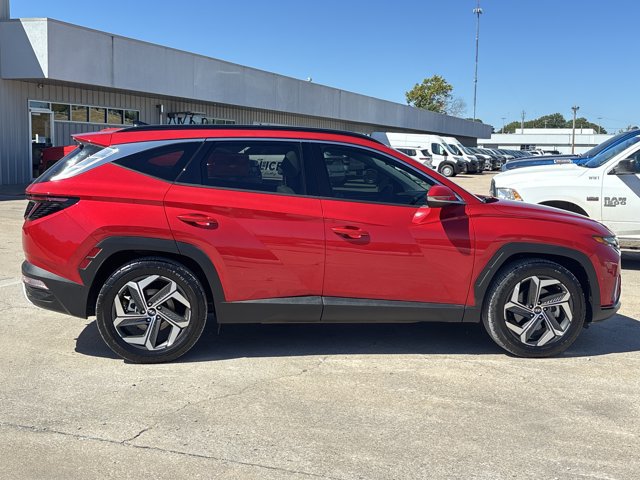 Used 2023 Hyundai Tucson Limited w/ Cargo Package FWD image 2