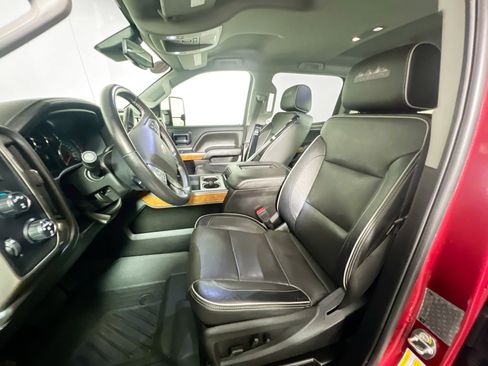 Used 2019 Chevrolet Silverado 3500 High Country w/ Duramax Plus Package image 14