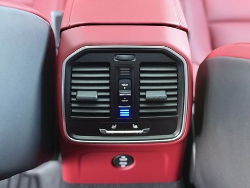 New 2025 Porsche Macan S image 27