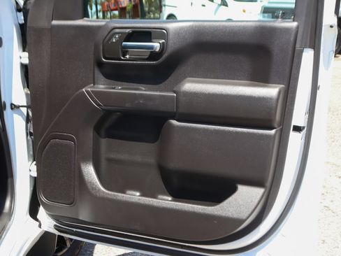 Used 2024 Chevrolet Silverado 1500 Custom Trail Boss w/ Turbomax Blackout Package AWD/4WD image 39