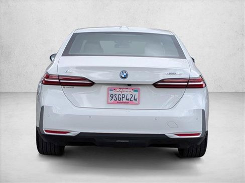 Used 2024 BMW i5 eDrive40i w/ Convenience Package RWD image 7