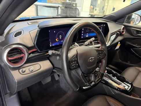 Used 2024 Chevrolet Trax RS FWD image 10