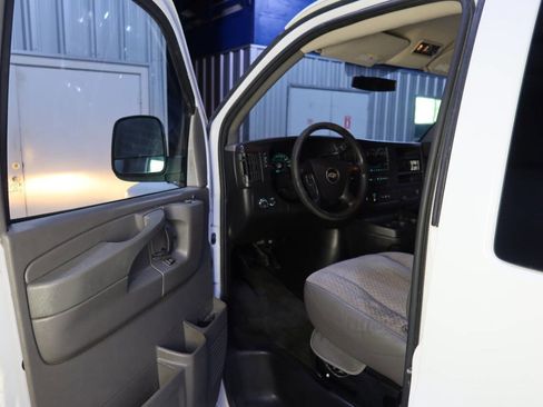 Used 2015 Chevrolet Express 3500 LT w/ LT Preferred Equipment Group image 18