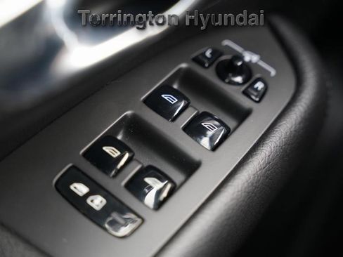 Used 2022 Volvo XC90 T6 Momentum w/ Advanced Package image 24