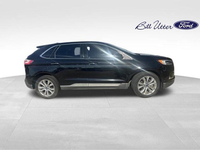 Used 2020 Ford Edge Titanium w/ Equipment Group 301A FWD image 3