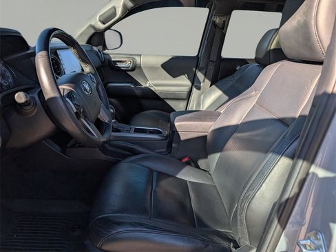 Used 2021 Toyota Tacoma image 17