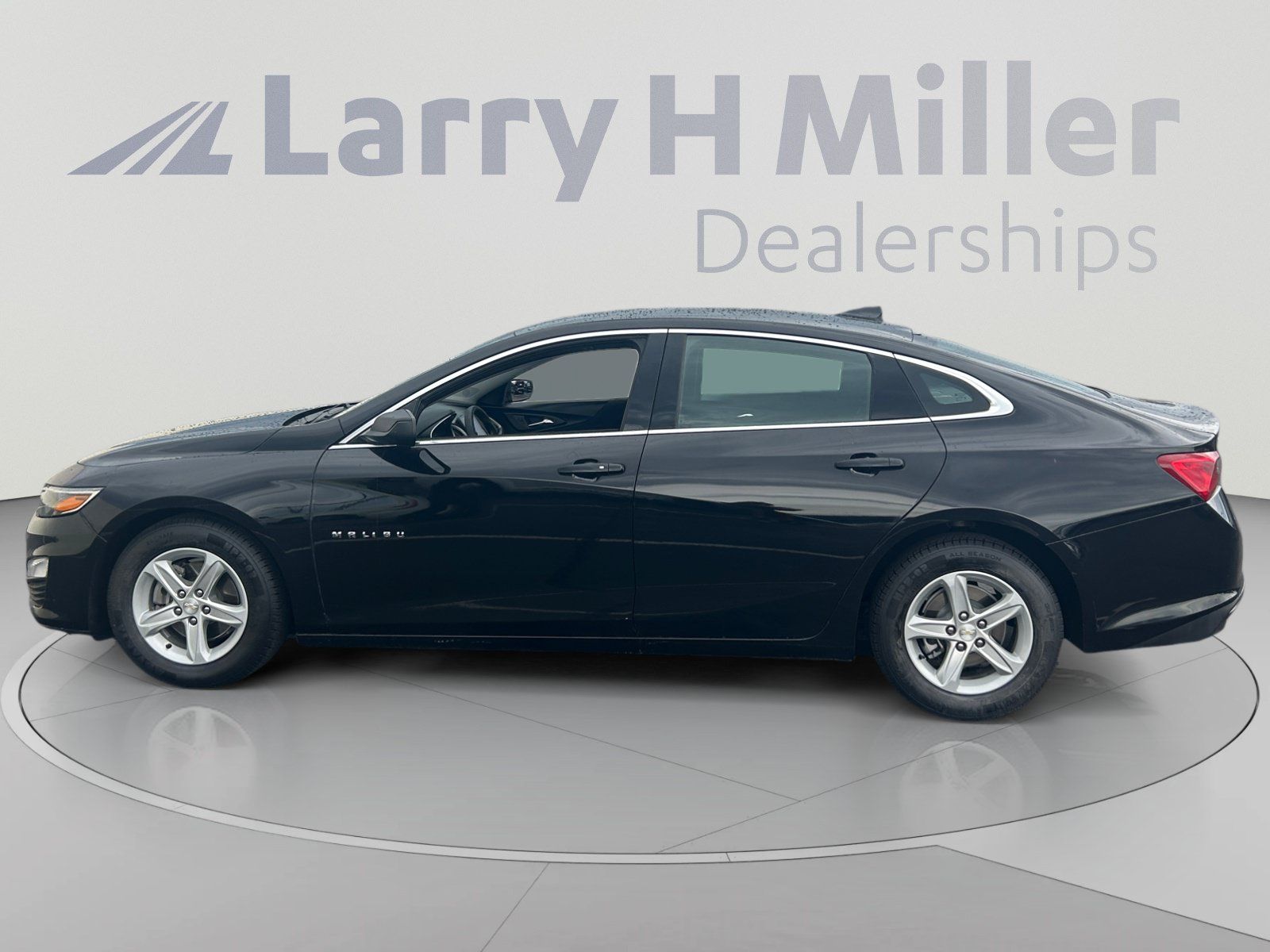 Used 2023 Chevrolet Malibu LS FWD image 2
