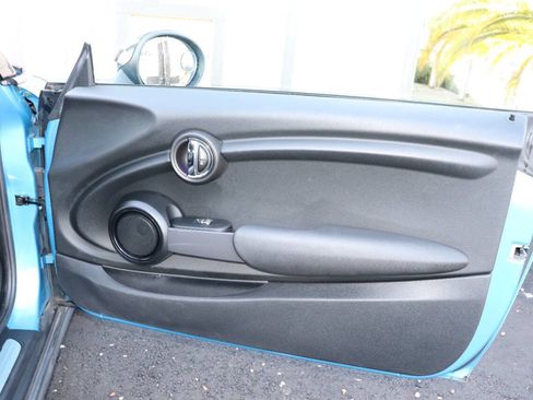 Used 2016 MINI Cooper 2-Door Hardtop image 29