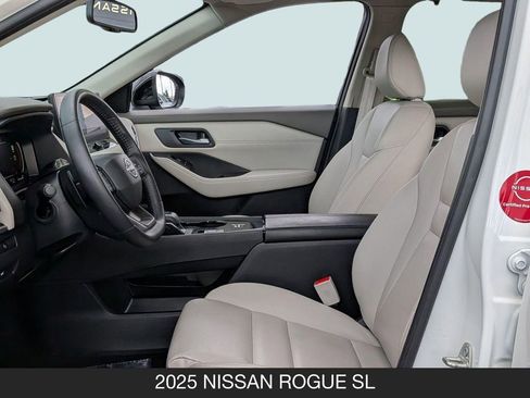 Certified 2025 Nissan Rogue SL w/ Tech Package FWD image 14