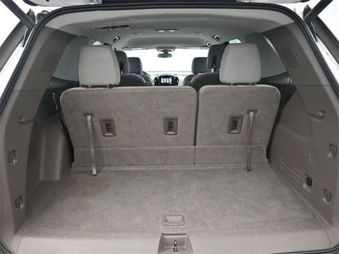 Used 2018 Chevrolet Traverse LT image 35