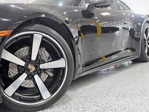 Used 2023 Porsche 911 Carrera T RWD image 4