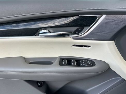 Used 2020 Cadillac XT6 Premium Luxury FWD image 12